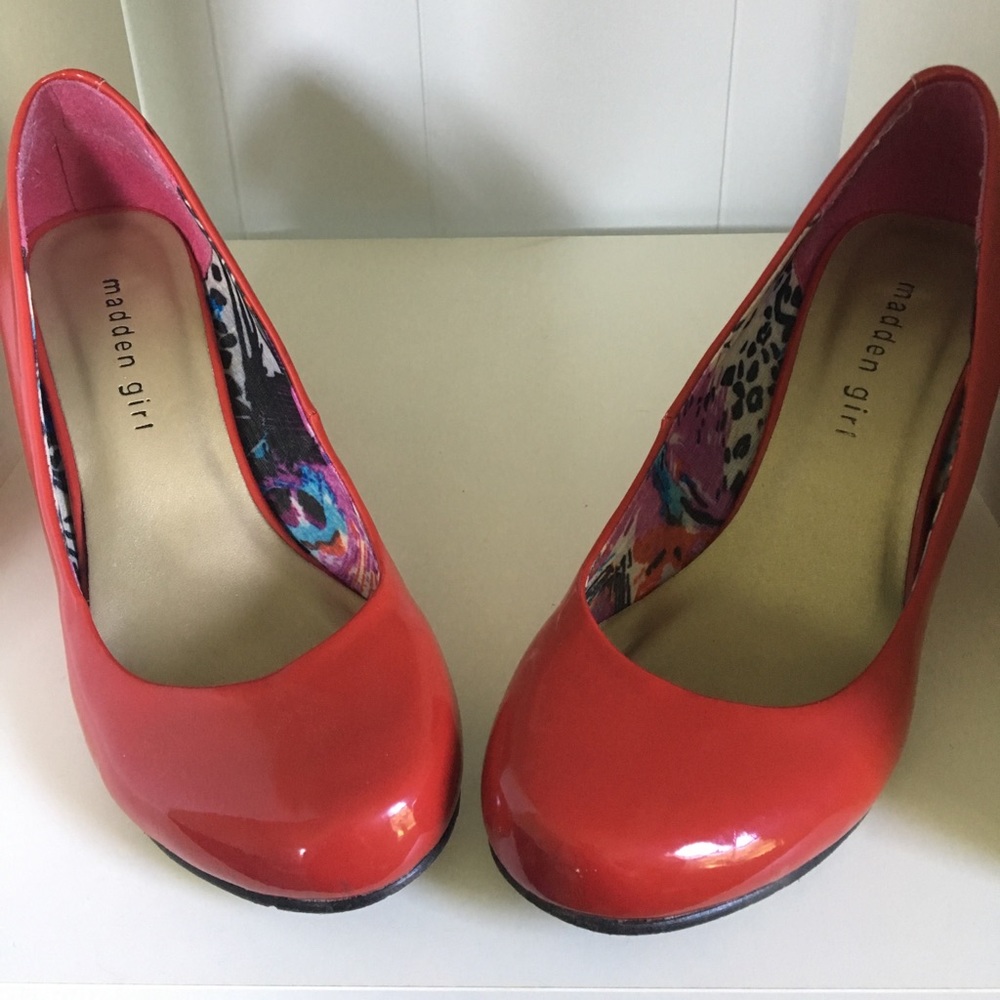 Madden Girl 8.5 Red Pumps